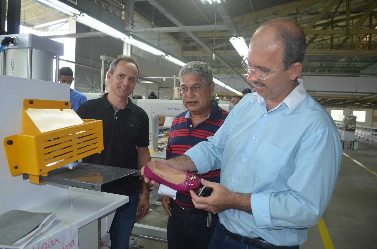 Prefeito Oziel é convidado para visitar a Fábrica de Calçados Sua Cia 